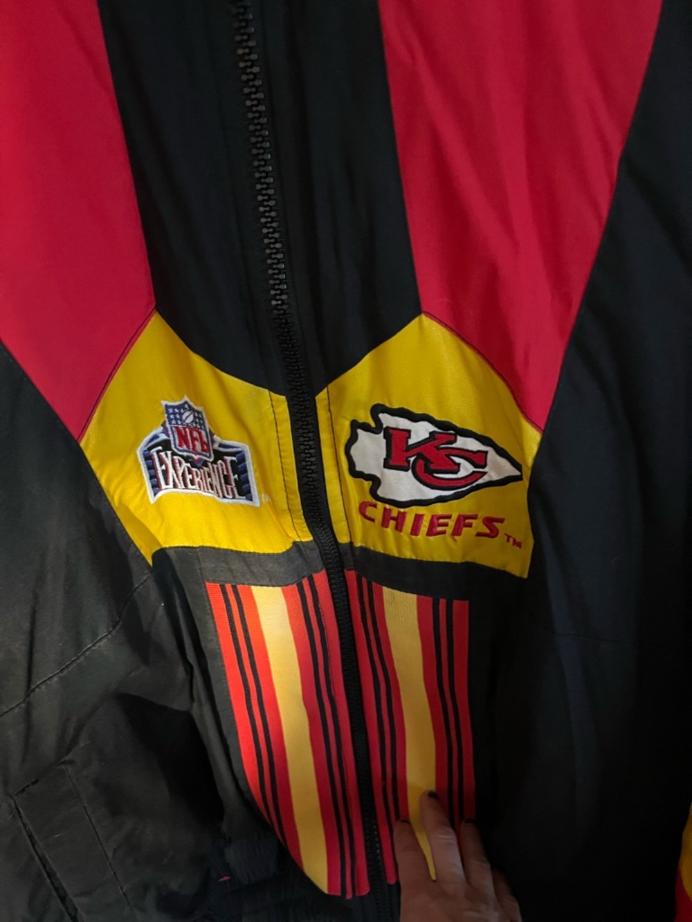 Vintage 90’s Pro Player chiefs NFL Experience Puffer Jacket - Picture 2 of 7